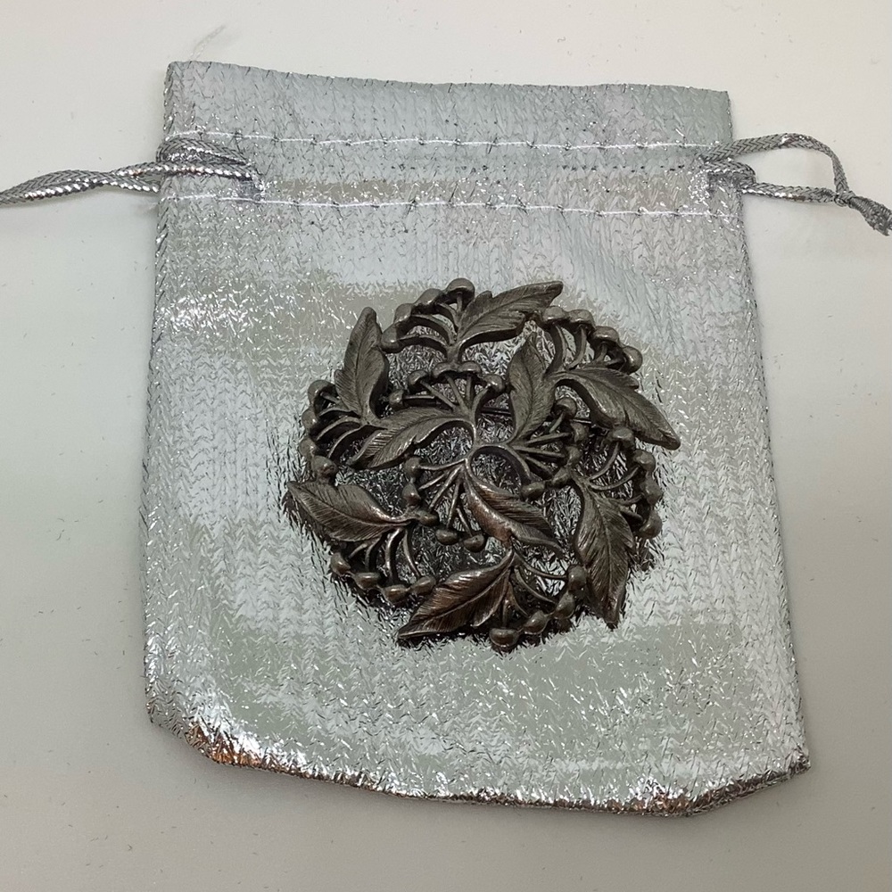 Fashion Jewelry Brooch Pewter Look Silver Tone Leaves and Berries